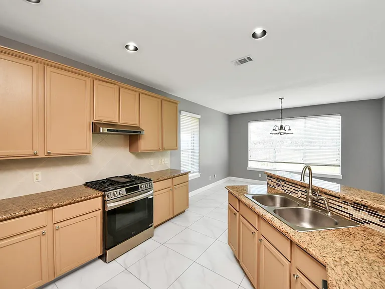 4610 Plum Forest Rd — Photo 9