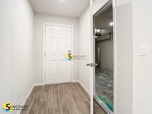 17133 Thompson Photo 1
