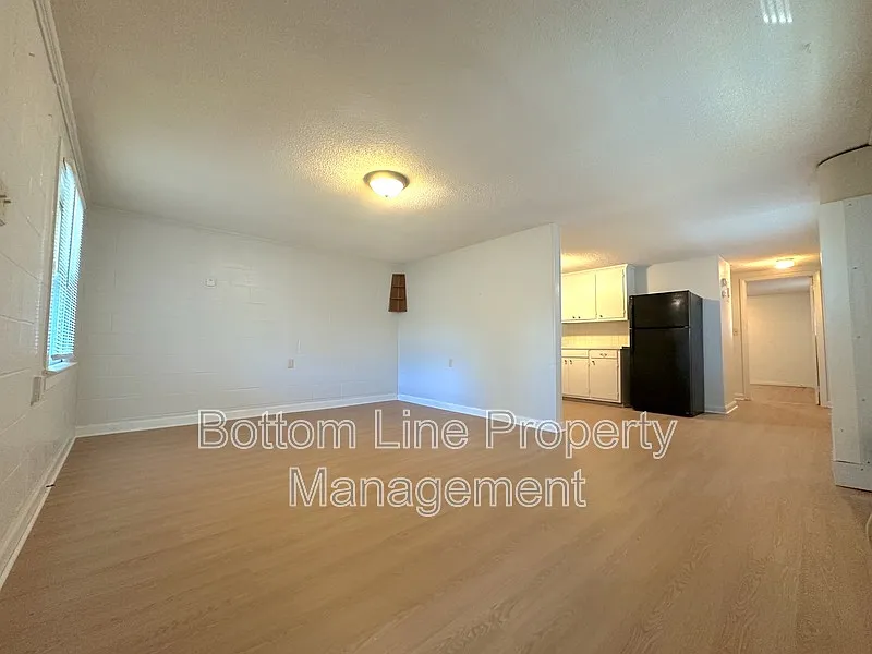 1 bed, 1.0 bath, 720 sqft, $925 — Photo 3