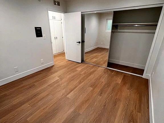 3rd image of 739 N Sweetzer Ave APT 8
