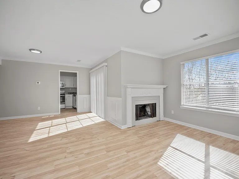 421 Redding Rd #118 — Photo 7