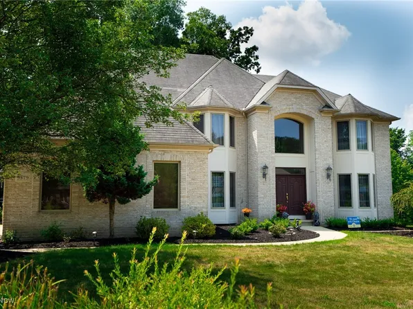 9379 Chesapeake Dr, North Royalton, OH 44133