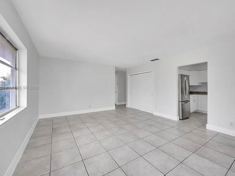 510 SE 12th Ct #6 — Photo 14