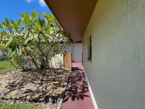 4th image of 132 Kristi Dr