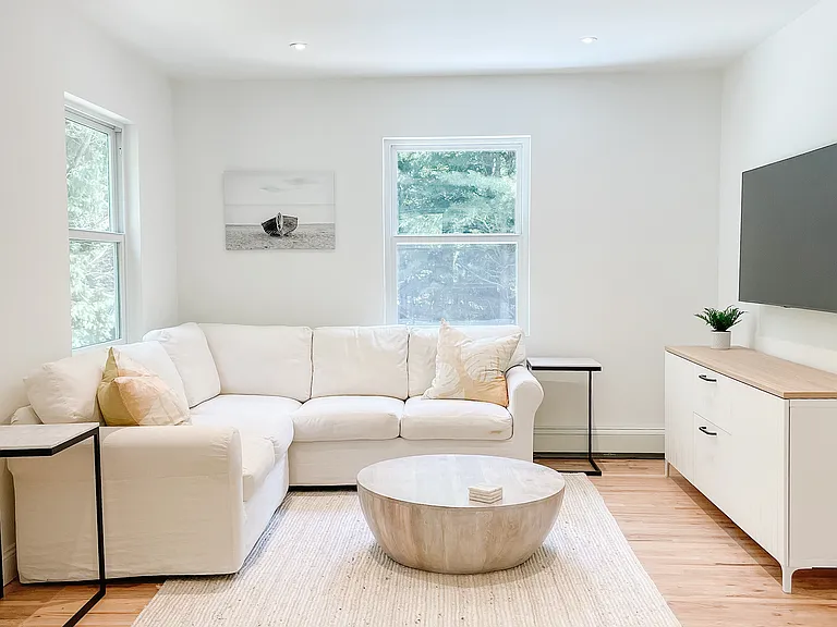 61 Hog Creek Rd — Photo 8