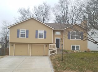 2916 Spring Garden St, Leavenworth, KS 66048
