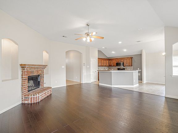 4th image of 6528 Sierra Madre Dr