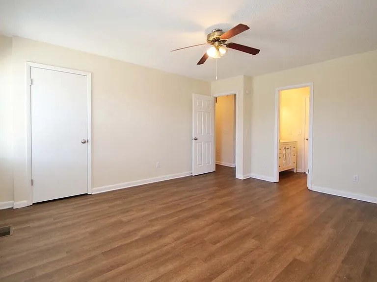 1410 Country Club Ct — Photo 10