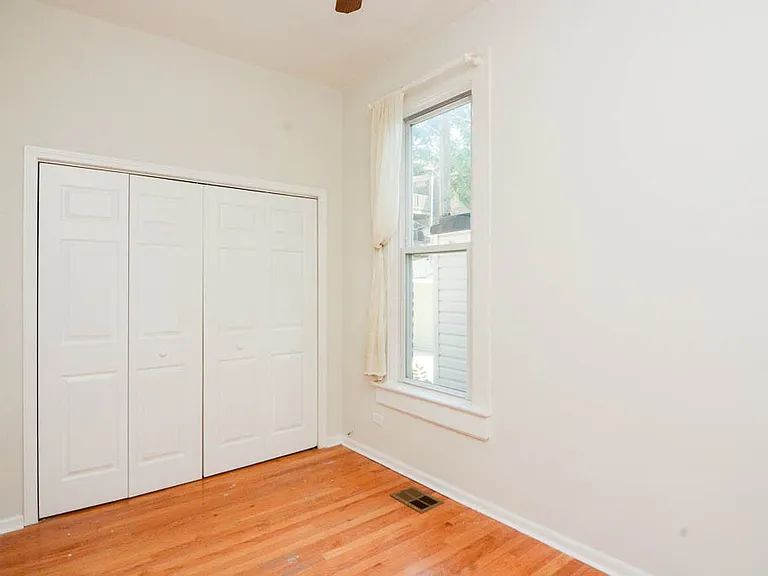 1129 N Winchester Ave #3C — Photo 13