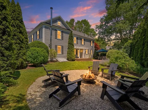 215 North St, Northampton, MA 01060
