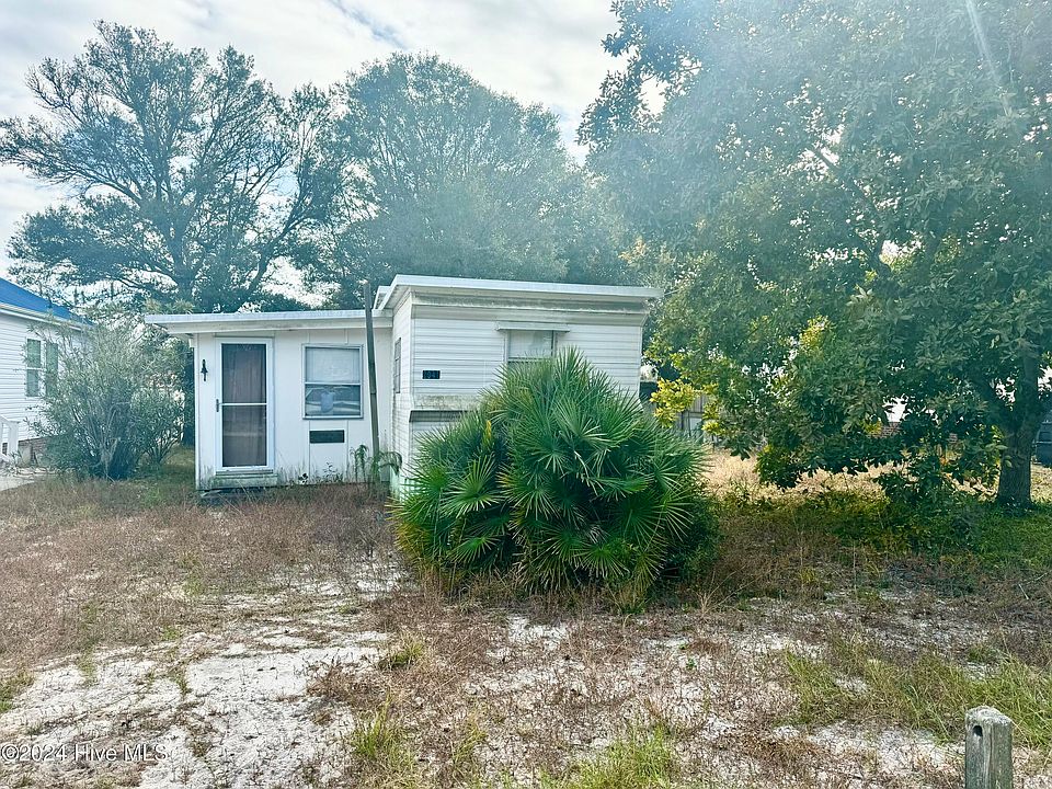 2nd image of 2941 Fort Street SW LOT 41