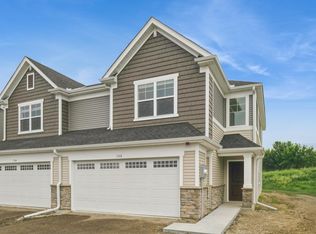 176 Huntington Dr, Waconia, MN 55387