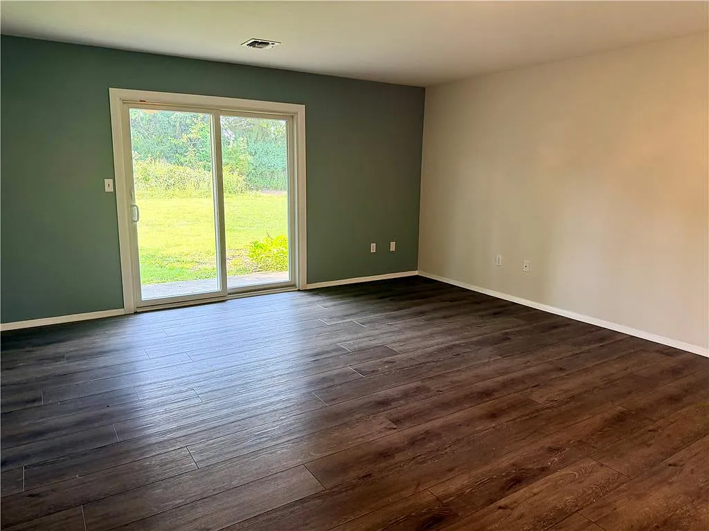 2 bed, 2.0 bath, 1129 sqft, $2,000 — Photo 4