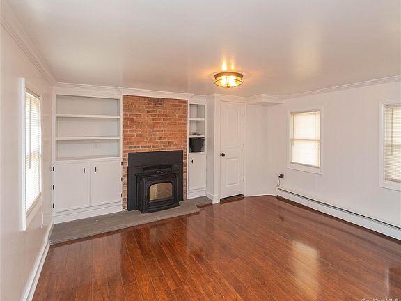2nd image of 30 Tobins Ln