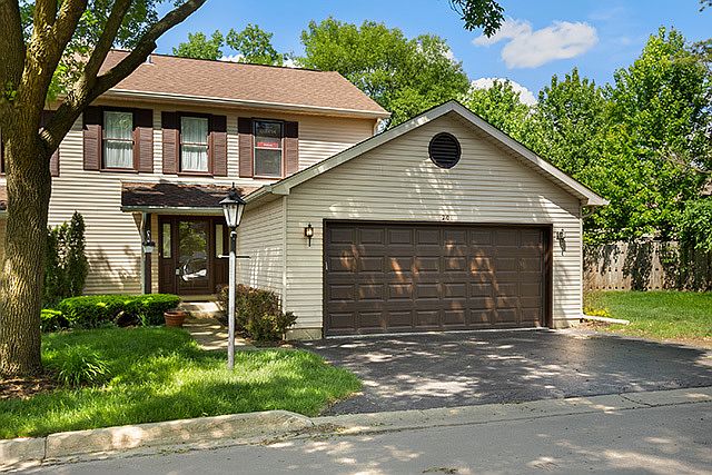 1st image of 210 Villa Circle Dr #17