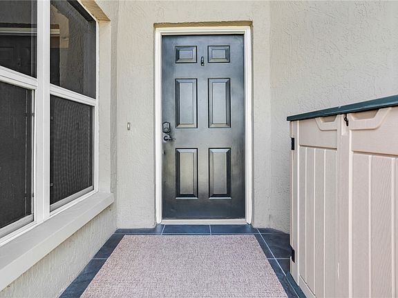 4th image of 15084 Cloverdale Dr