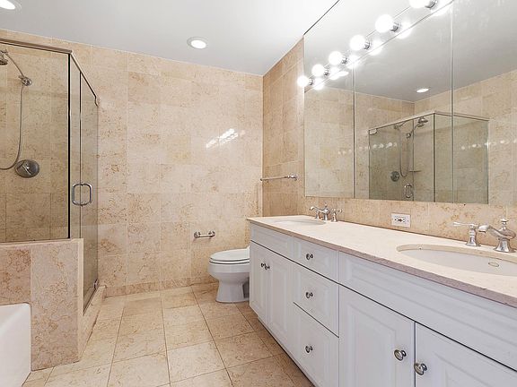 4th image of 2 Columbus Ave APT 18B