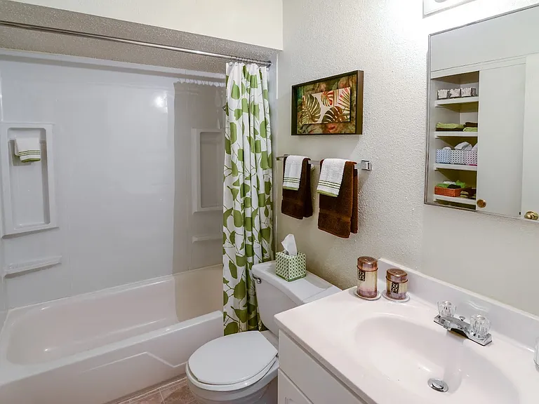 Whispering Lake Apartments — Photo 20