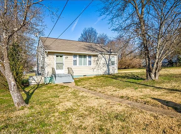2nd image of 2101 W Gilbert Ln