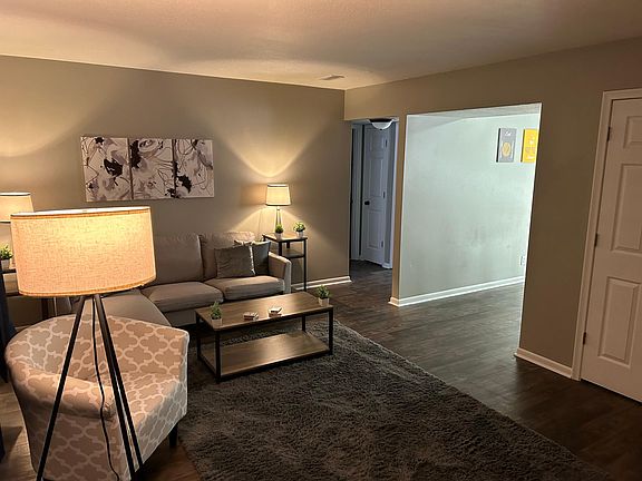 3rd image of 135 E Sheridan St APT 4
