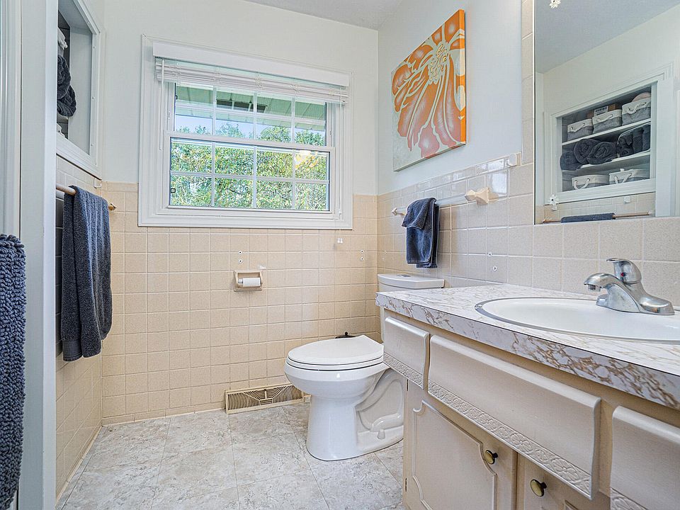 1st image of 224 Arcadia Blvd