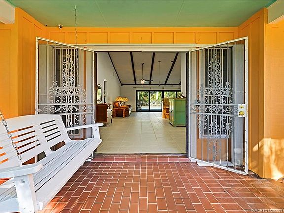 3rd image of 10941 SW Hawkview Cir