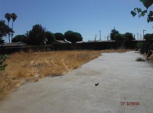 1040 Alamo Ln, Shafter, CA 93263