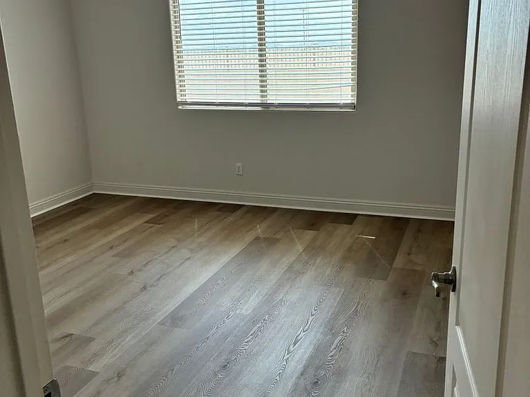 18408 N Salerno Dr — Photo 10
