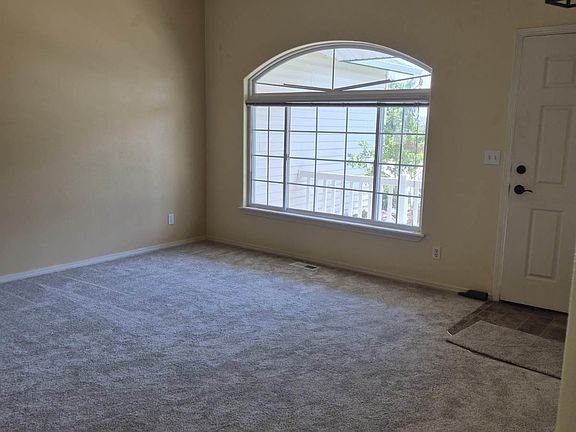 5th image of 946 Johnson Dr
