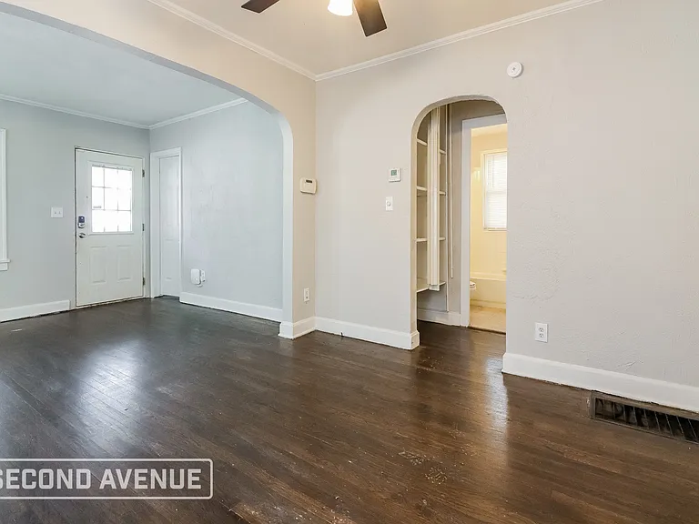 5121 Agnes Ave — Photo 4