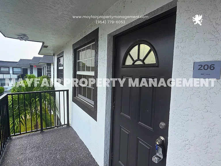 5621 SW 36th Ct #206 — Photo 8