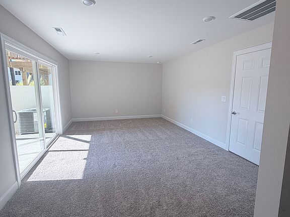 Flex or office room first floor