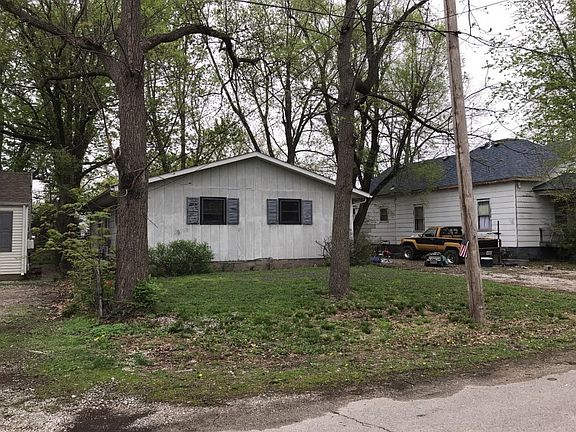 3rd image of 921 E Stevenson St