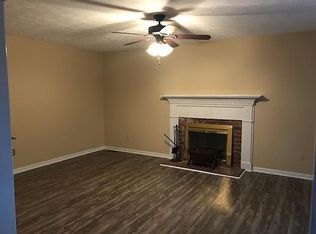 1986 Penrose Dr, Fayetteville, NC 28304