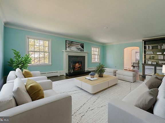 5th image of 221 Mockingbird Ln