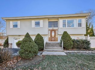 11 Centennial Dr, Garnerville, NY 10923