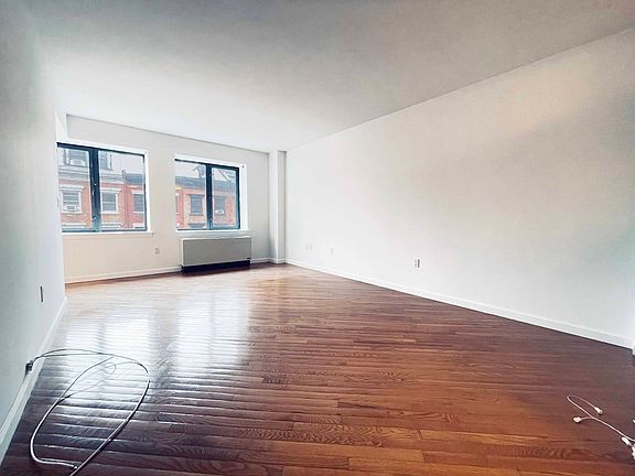 3rd image of 401 W 22nd St #5EE