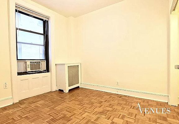 3rd image of 306 W 93rd St #35