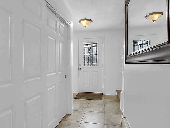 4th image of 354 Leo Dr