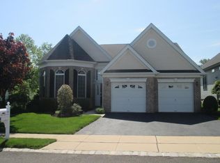 44 Beth Page Dr, Monroe Township, NJ 08831