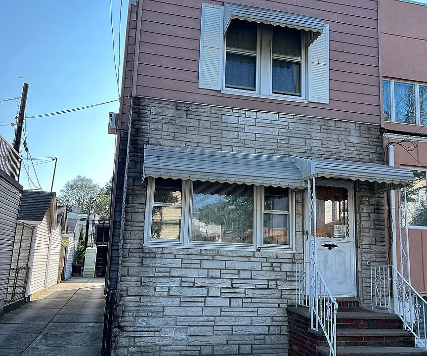 1st image of 7209 72nd St