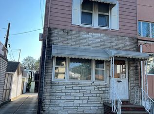 7209 72nd St, Glendale, NY 11385