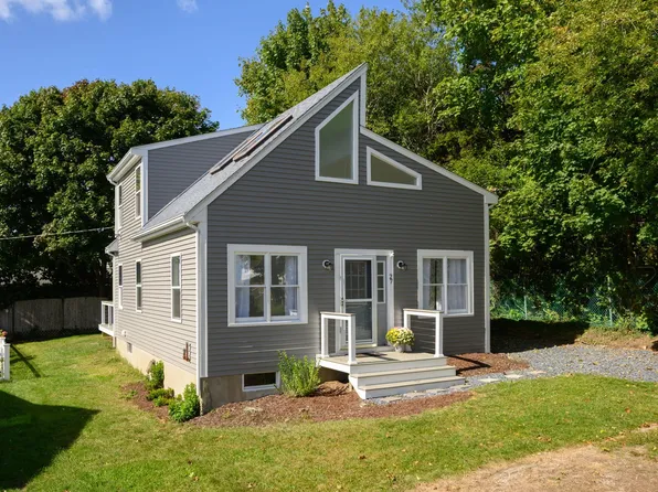 27 Abington Ave, Plymouth, MA 02360