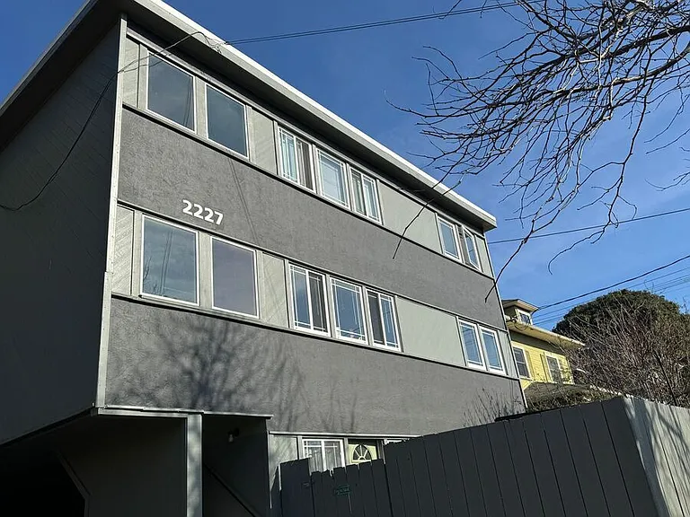 2227 Derby St — Photo 1