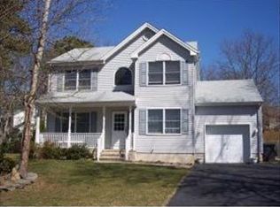 135 Autumn Oak Ln, Manahawkin, NJ 08050