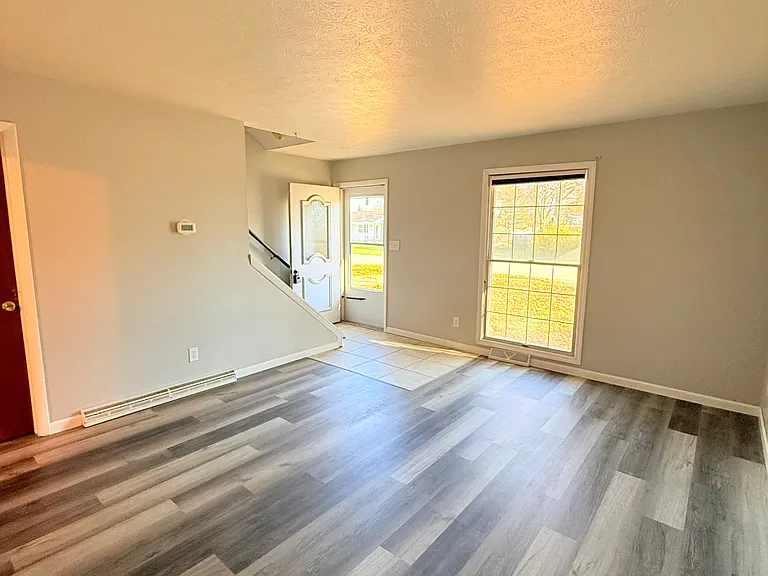 4272 Lorwood Dr — Photo 3