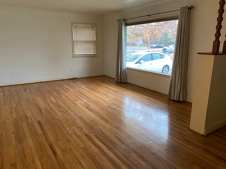 210 Kensington Ave — Photo 3