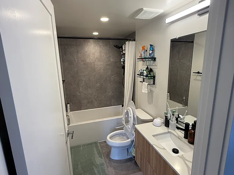 2216 40th Pl NW #4 — Photo 9