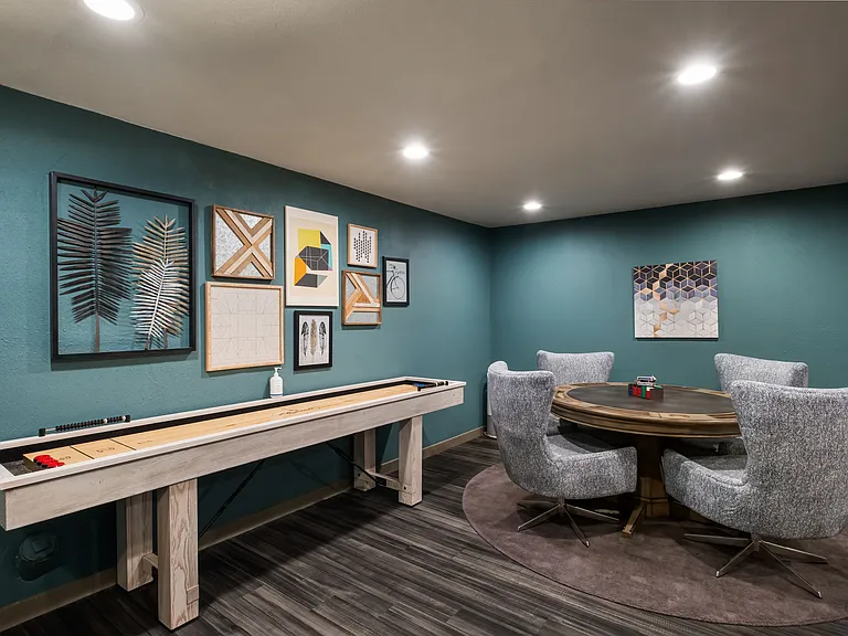 Cedarwood — Photo 16