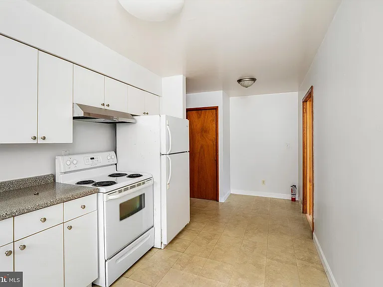 4 Pierson Pl #B — Photo 7